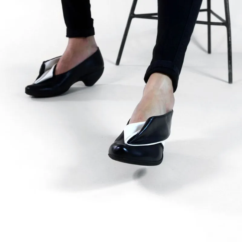 SS25_25 ORIGAMI Spectator | Leather Slip On